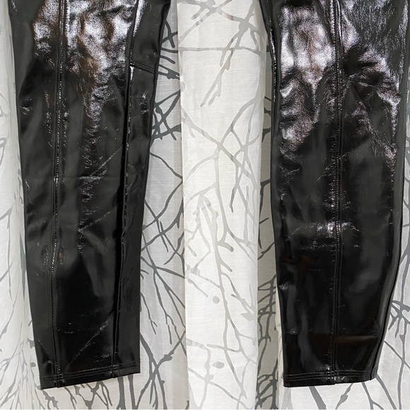 SPANX BLACK FAUX PATENT LEATHER HIGH WAISTED LEGGINGS - Picture 3 of 12